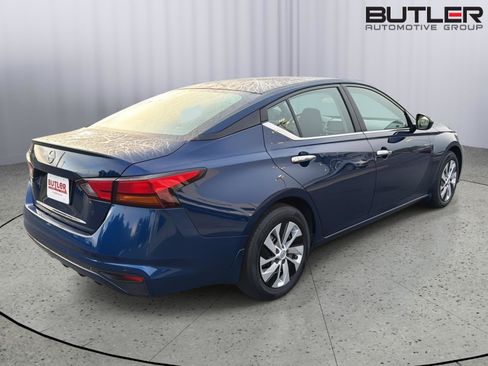 Used 2024 Nissan Altima 2.5 S FWD image 6