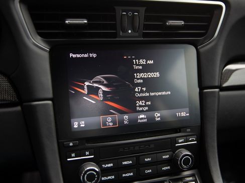 Certified 2019 Porsche 911 Carrera 4 GTS image 18