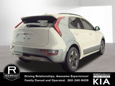 Certified 2025 Kia Niro Wave w/ Wave Preserve Package image 5