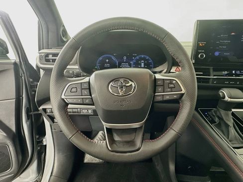 Certified 2026 Toyota Sienna XSE FWD image 11