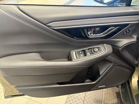 Used 2023 Subaru Outback Touring AWD/4WD image 6