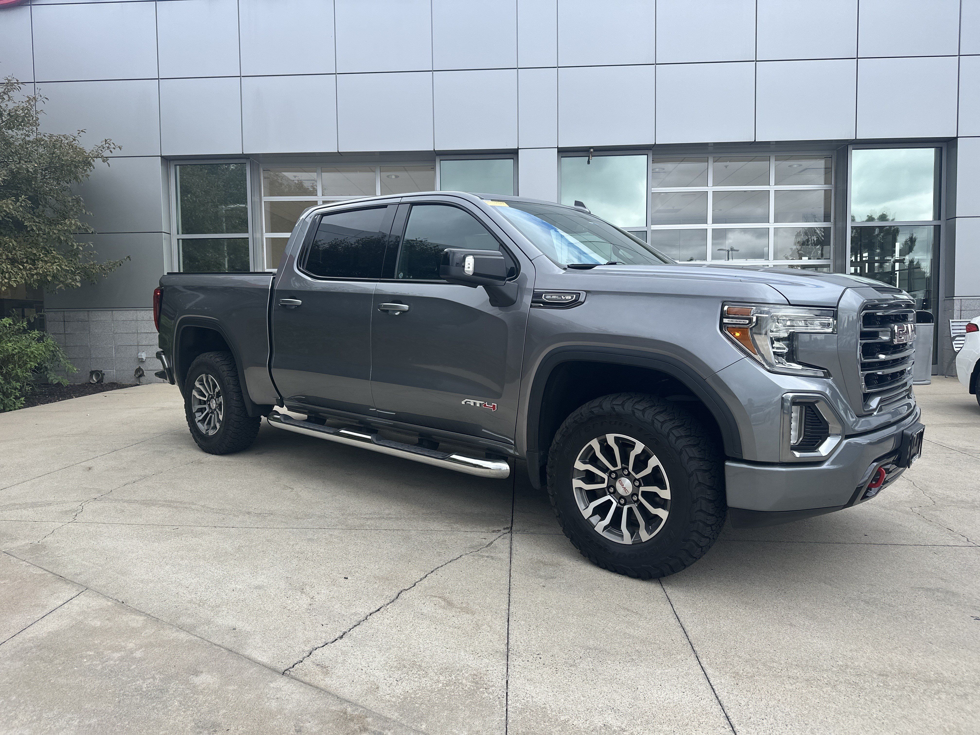 Used 2021 GMC Sierra 1500 AT4 w/ AT4 Preferred Package AWD/4WD image 2