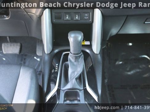 Used 2023 Toyota Corolla Cross XLE image 16