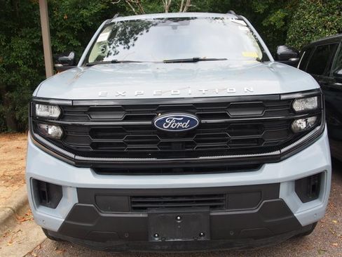 Certified 2025 Ford Expedition Active RWD image 3