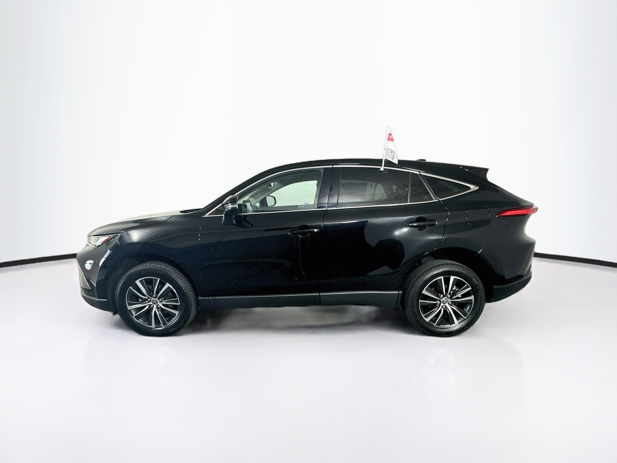 Used 2024 Toyota Venza LE AWD/4WD image 6