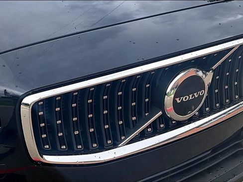 Certified 2025 Volvo V60 B5 Cross Country Plus AWD/4WD image 38