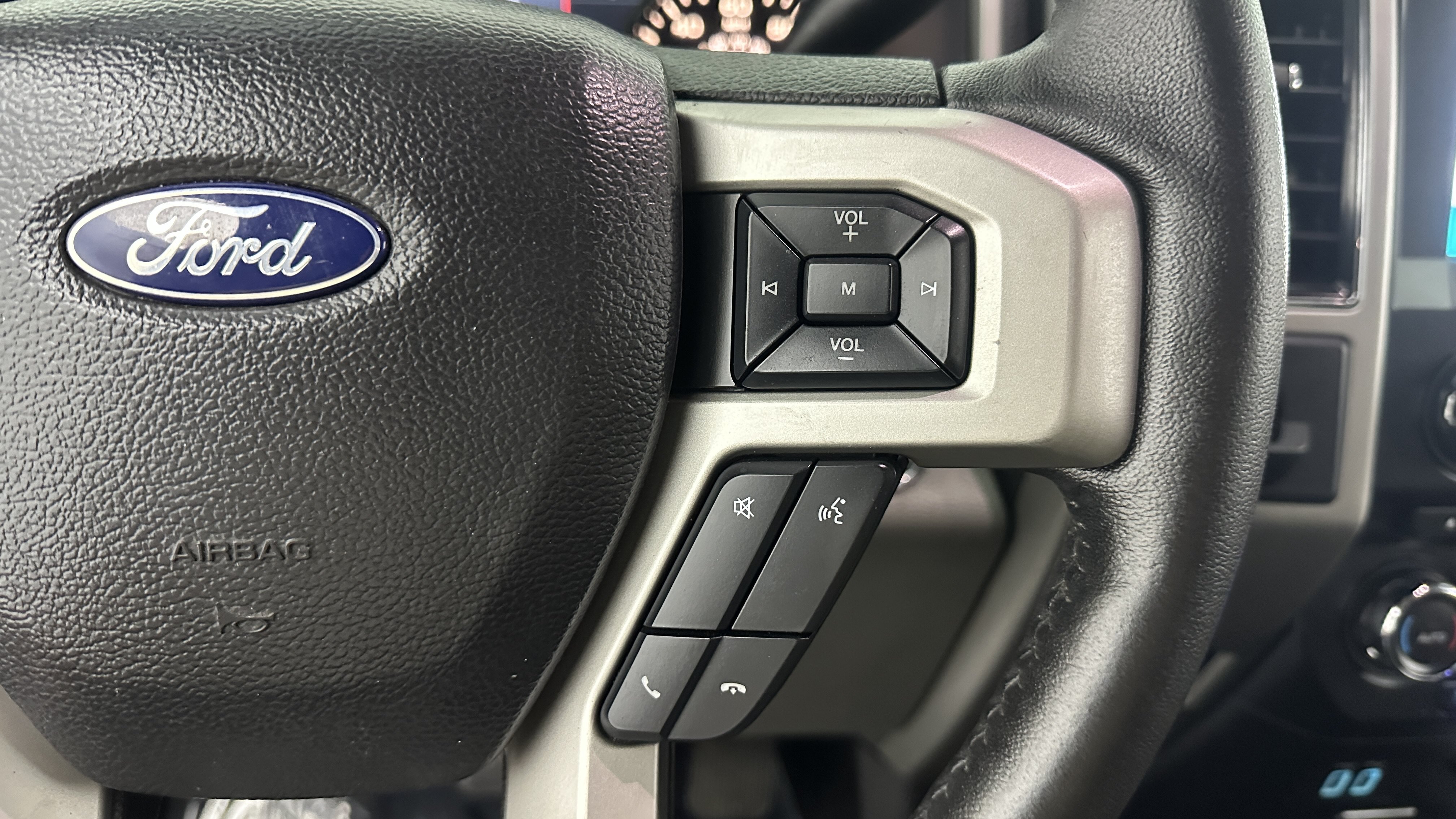 Used 2018 Ford F150 Lariat RWD image 18