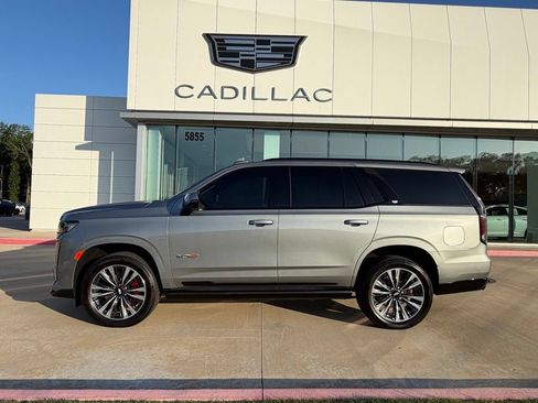 Used 2024 Cadillac Escalade V AWD/4WD image 2