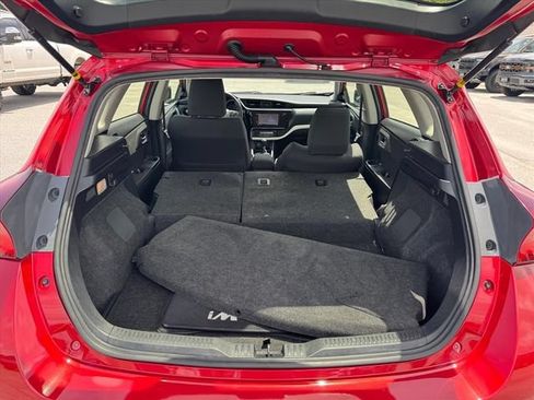 Used 2018 Toyota Corolla iM FWD image 10