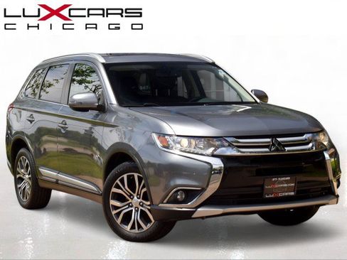 Used 2017 Mitsubishi Outlander SE AWD/4WD image 1