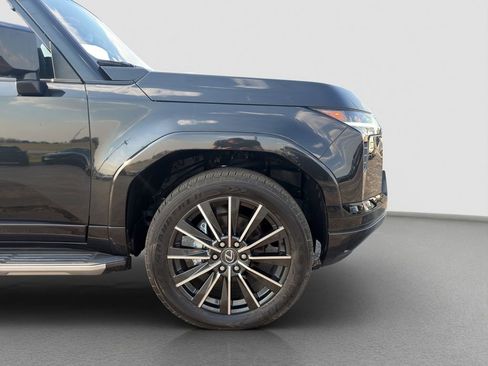 Used 2024 Lexus GX 550 w/ Accessory Package (Z1) AWD/4WD image 23