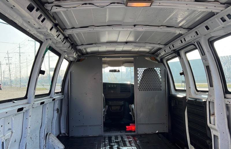 Used 2008 GMC Savana 2500 RWD image 16