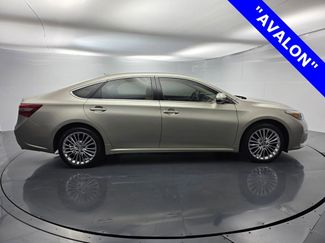 Used 2017 Toyota Avalon Limited video 3
