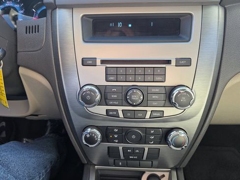 Used 2010 Ford Fusion SE image 23