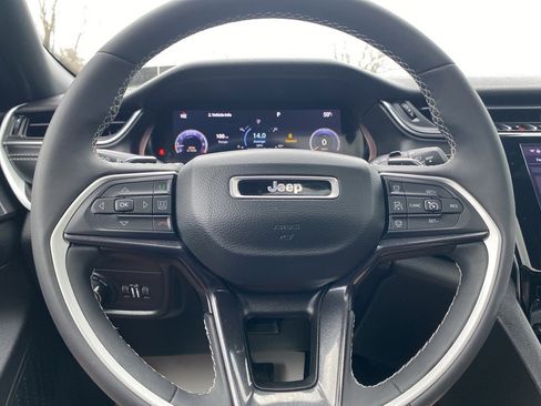 Used 2023 Jeep Grand Cherokee L Laredo image 31