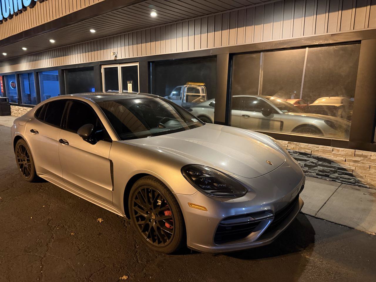 Used 2018 Porsche Panamera Turbo AWD/4WD image 1