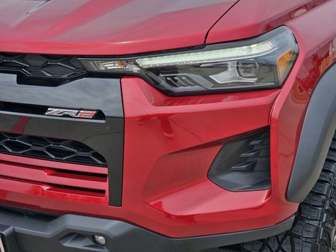 Certified 2024 Chevrolet Colorado ZR2 w/ Technology Package AWD/4WD image 11