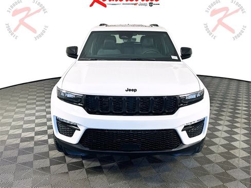 New 2025 Jeep Grand Cherokee Limited w/ Black Appearance Package image 2