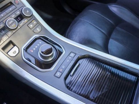 Used 2017 Land Rover Range Rover Evoque SE image 54