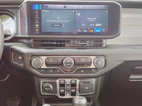 Used 2026 Jeep Gladiator Sport AWD/4WD image 17