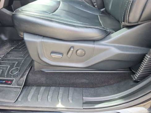 Used 2020 Ford F150 Lariat image 13