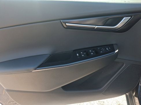 New 2025 Kia EV6 Light w/ Light LR Technology Package image 8