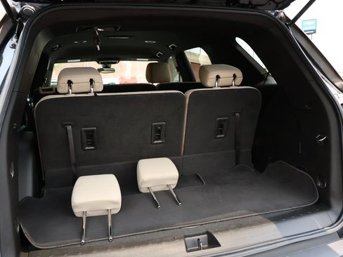 Used 2022 Chevrolet Traverse LS FWD image 20