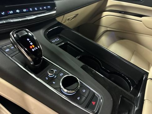 Certified 2024 Cadillac Escalade Premium Luxury w/ Performance Package AWD/4WD image 24