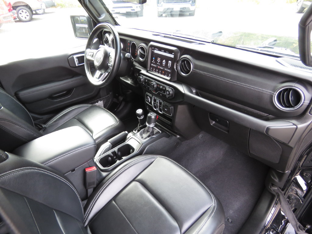 Used 2022 Jeep Wrangler Unlimited Sahara AWD/4WD image 14