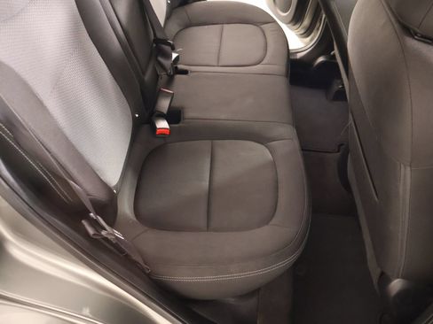 Used 2018 Kia Soul + FWD image 13