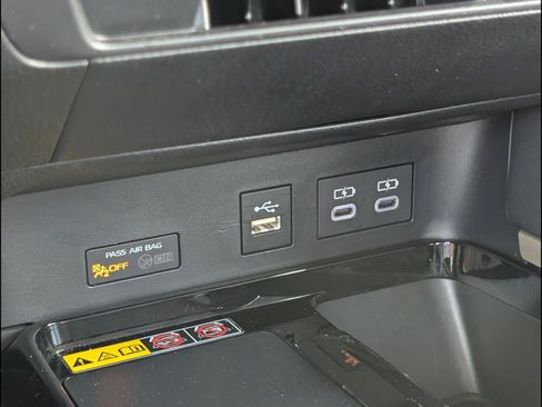 Used 2025 Toyota Camry XSE AWD/4WD image 17