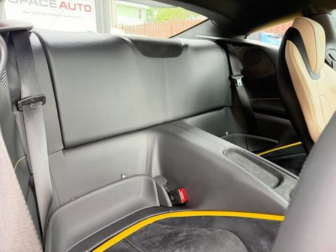 Used 2022 Ferrari Roma RWD image 25