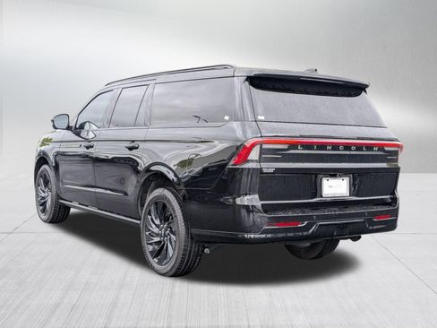 Used 2026 Lincoln Navigator L Reserve w/ Jet Appearance Package image 4