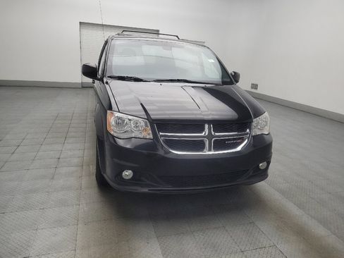 Used 2019 Dodge Grand Caravan SXT FWD image 14