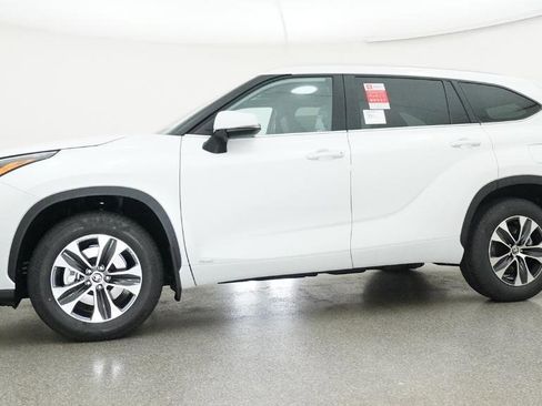 New 2026 Toyota Highlander XLE AWD/4WD image 15