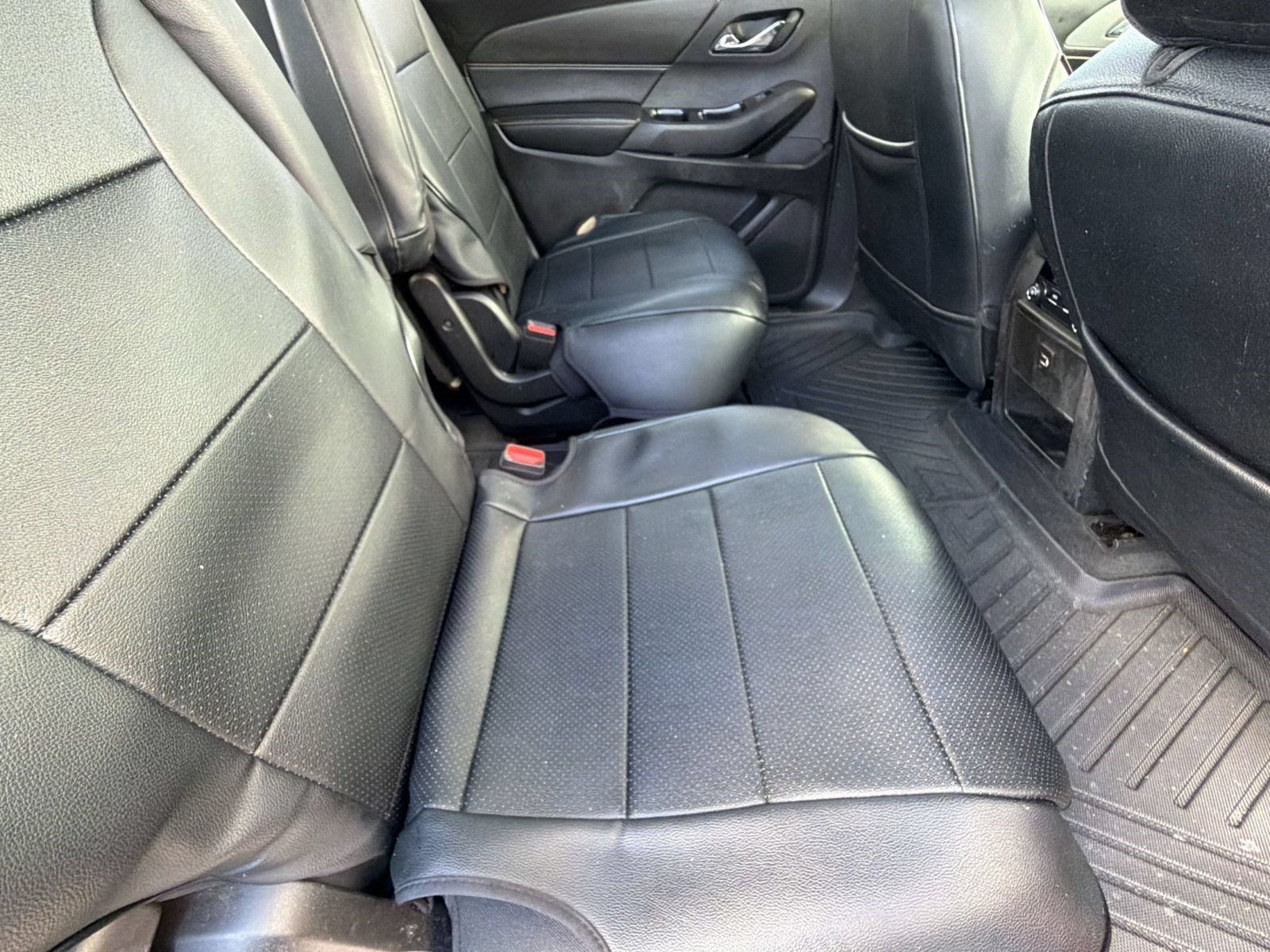 Used 2021 Chevrolet Traverse LT FWD image 24