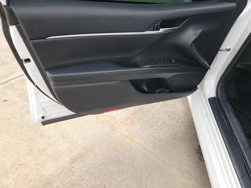 Used 2021 Toyota Camry LE FWD image 28