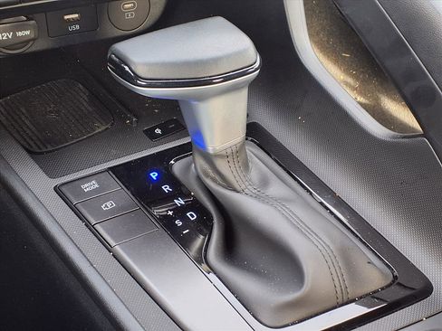 Certified 2025 Hyundai Elantra Sport image 12