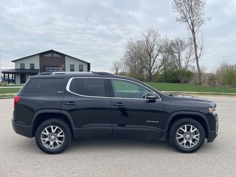 Used 2021 GMC Acadia SLT w/ Preferred Package image 2