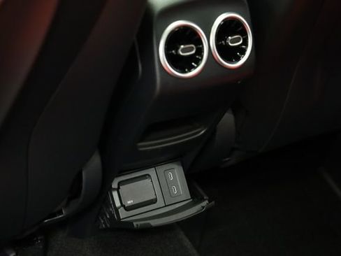 Used 2024 Mercedes-Benz GLA 35 AMG 4MATIC image 39