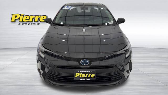 Used 2025 Toyota Corolla LE FWD image 7