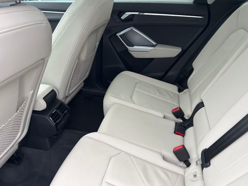 Used 2019 Audi Q3 2.0T Premium w/ Convenience Package AWD/4WD image 24