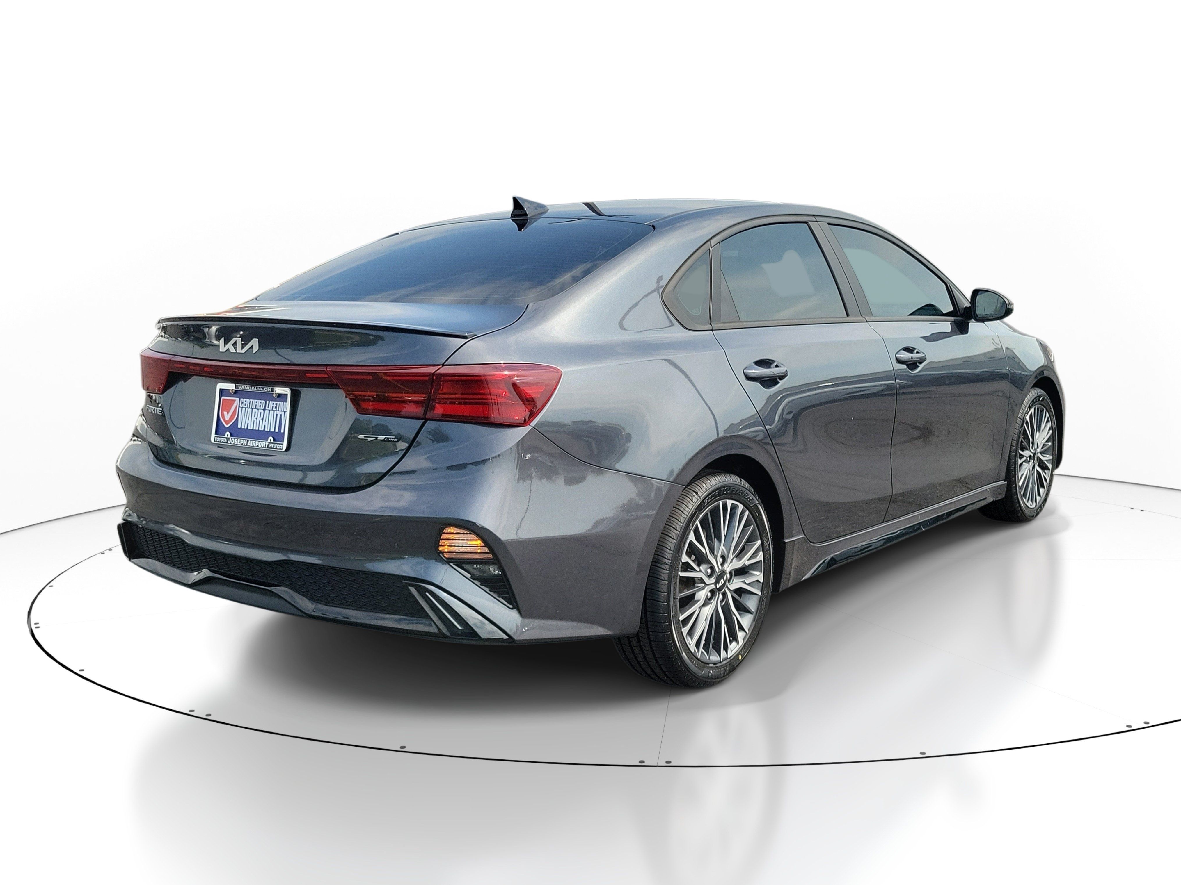 Used 2023 Kia Forte GT-Line w/ GT-Line Premium Package FWD image 4