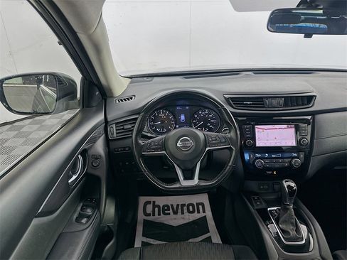 Used 2019 Nissan Rogue SV w/ Premium Package image 23