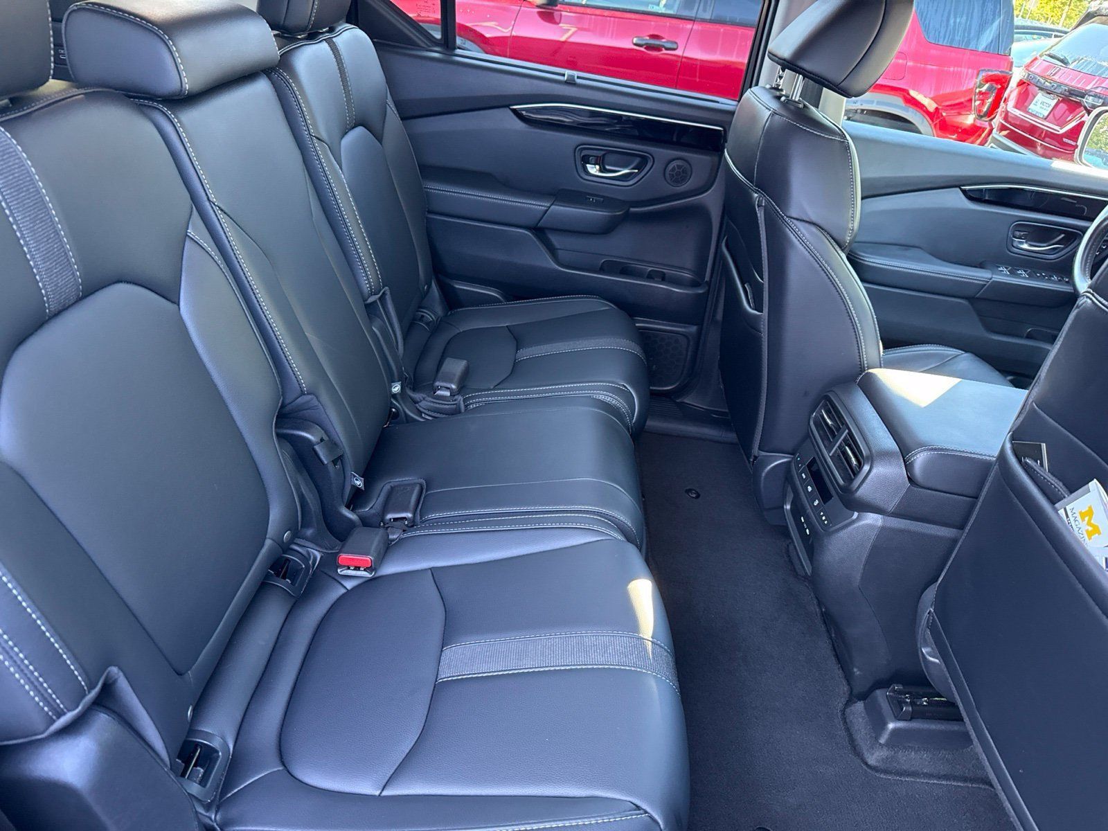 Used 2025 Honda Pilot EX-L image 15
