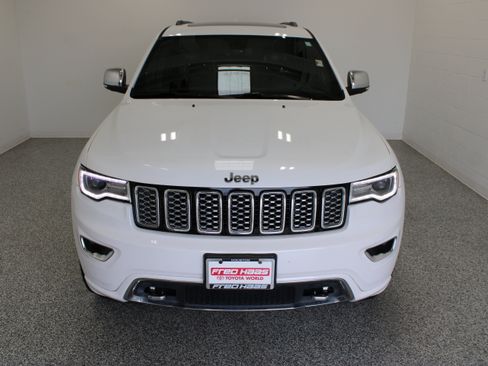 Used 2019 Jeep Grand Cherokee Overland RWD image 3