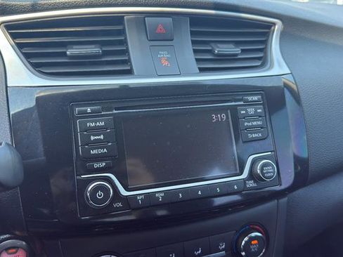 Used 2017 Nissan Sentra SV FWD image 32