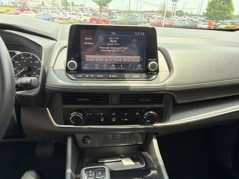 Used 2024 Nissan Rogue S AWD/4WD image 22