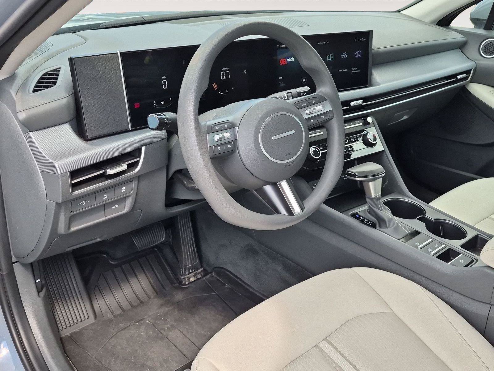 Used 2025 Hyundai Sonata SE FWD image 33