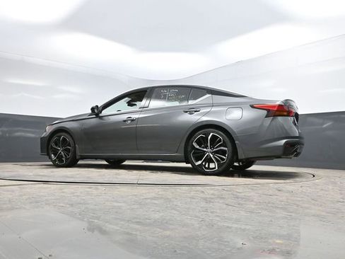 Used 2025 Nissan Altima 2.5 SR FWD image 47